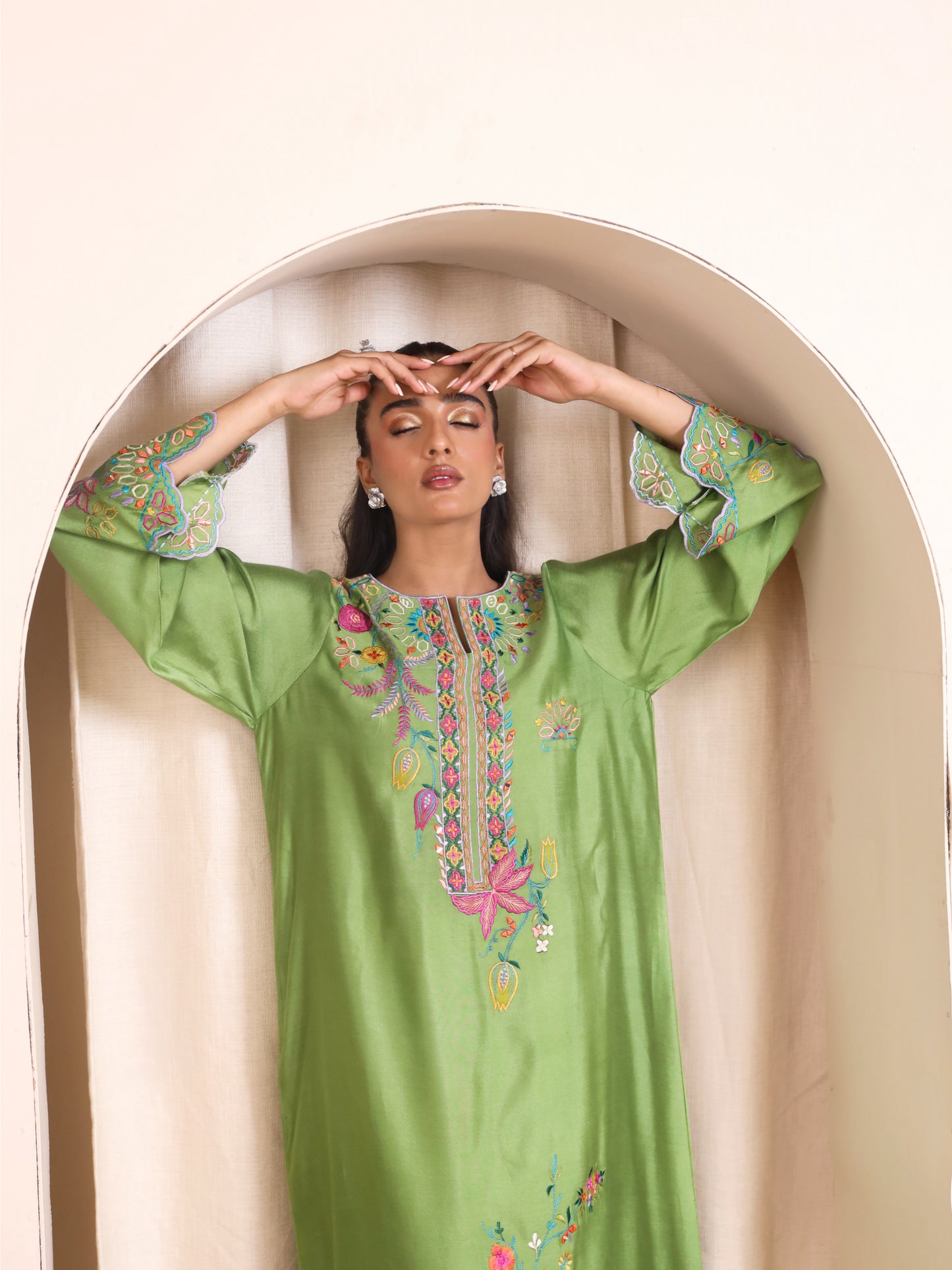 Nimr Green kaftan