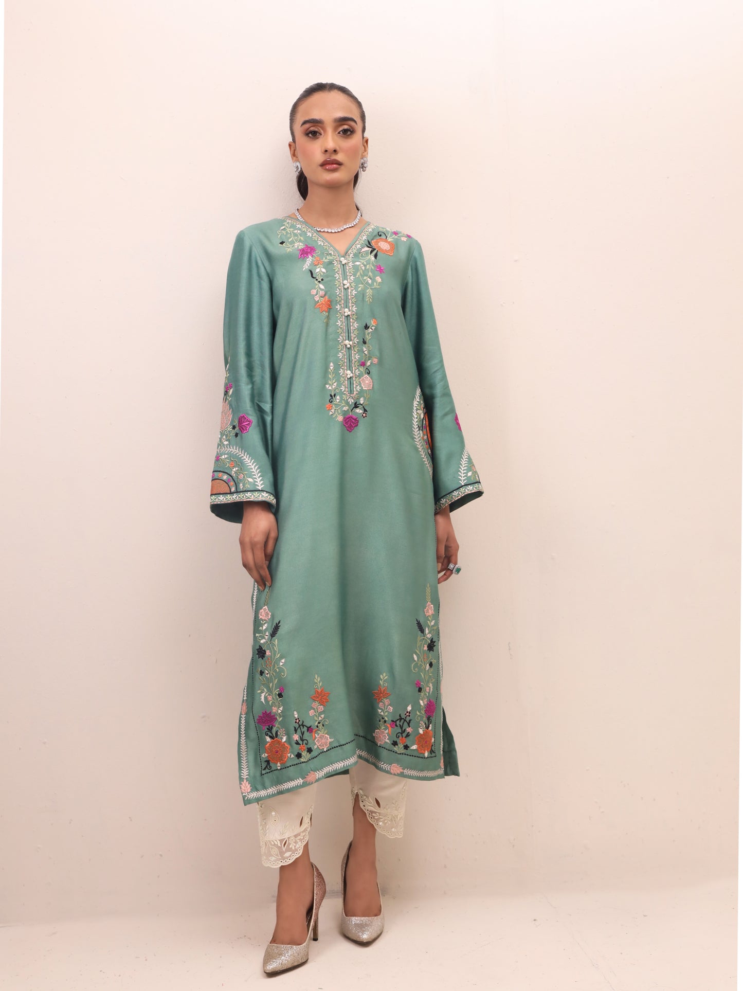 Amaya kurta