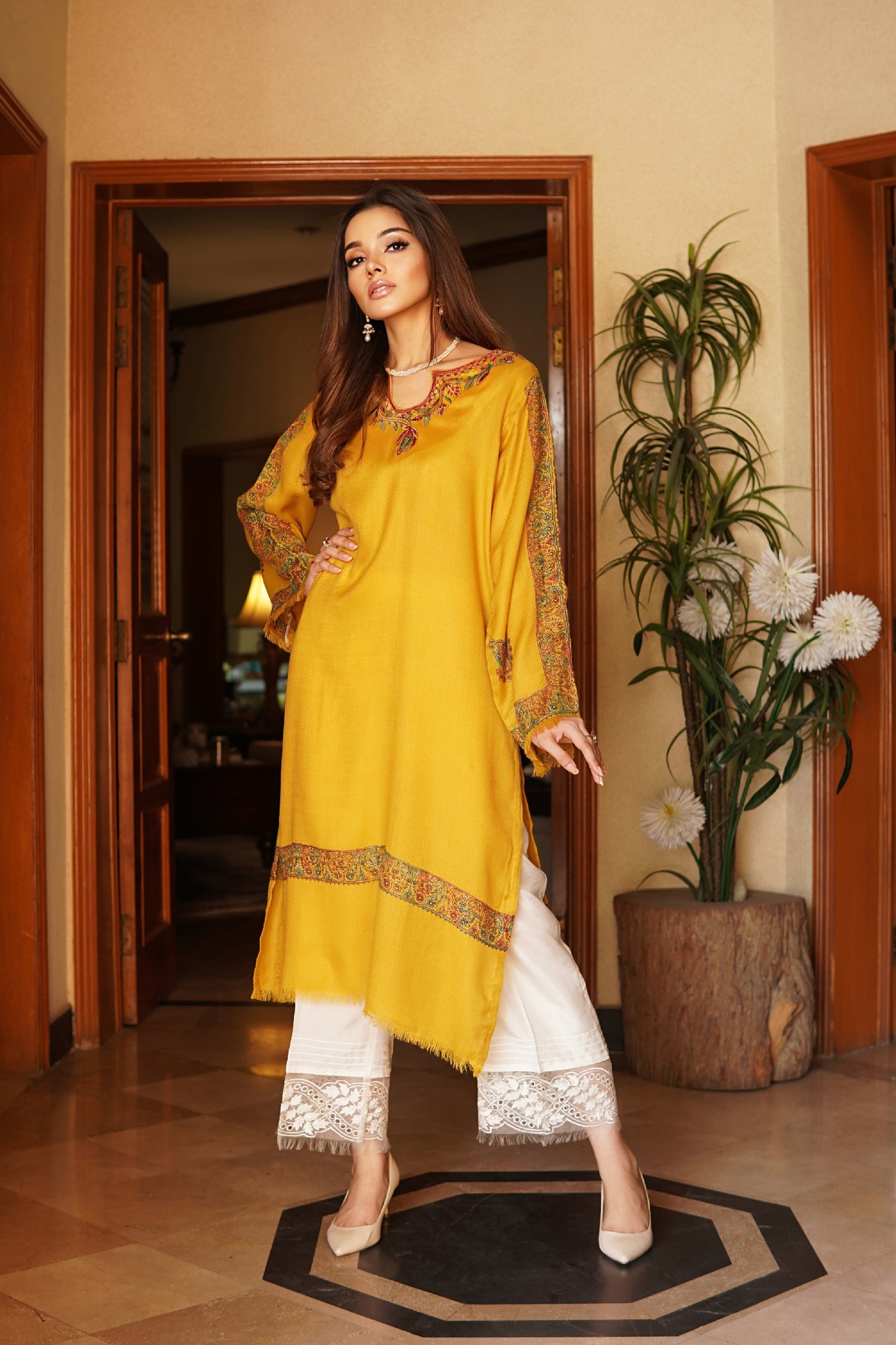 Yellow pashmina
