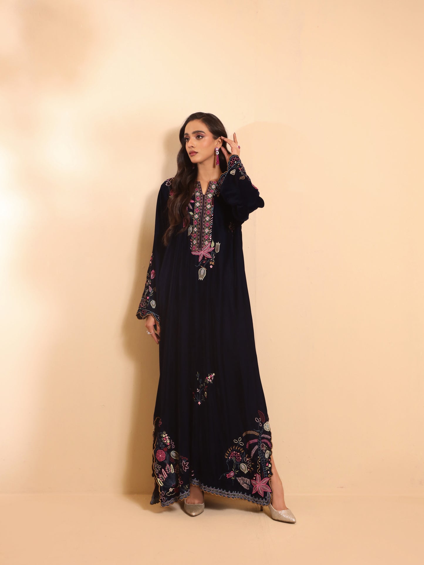 Nimr velvet kaftan