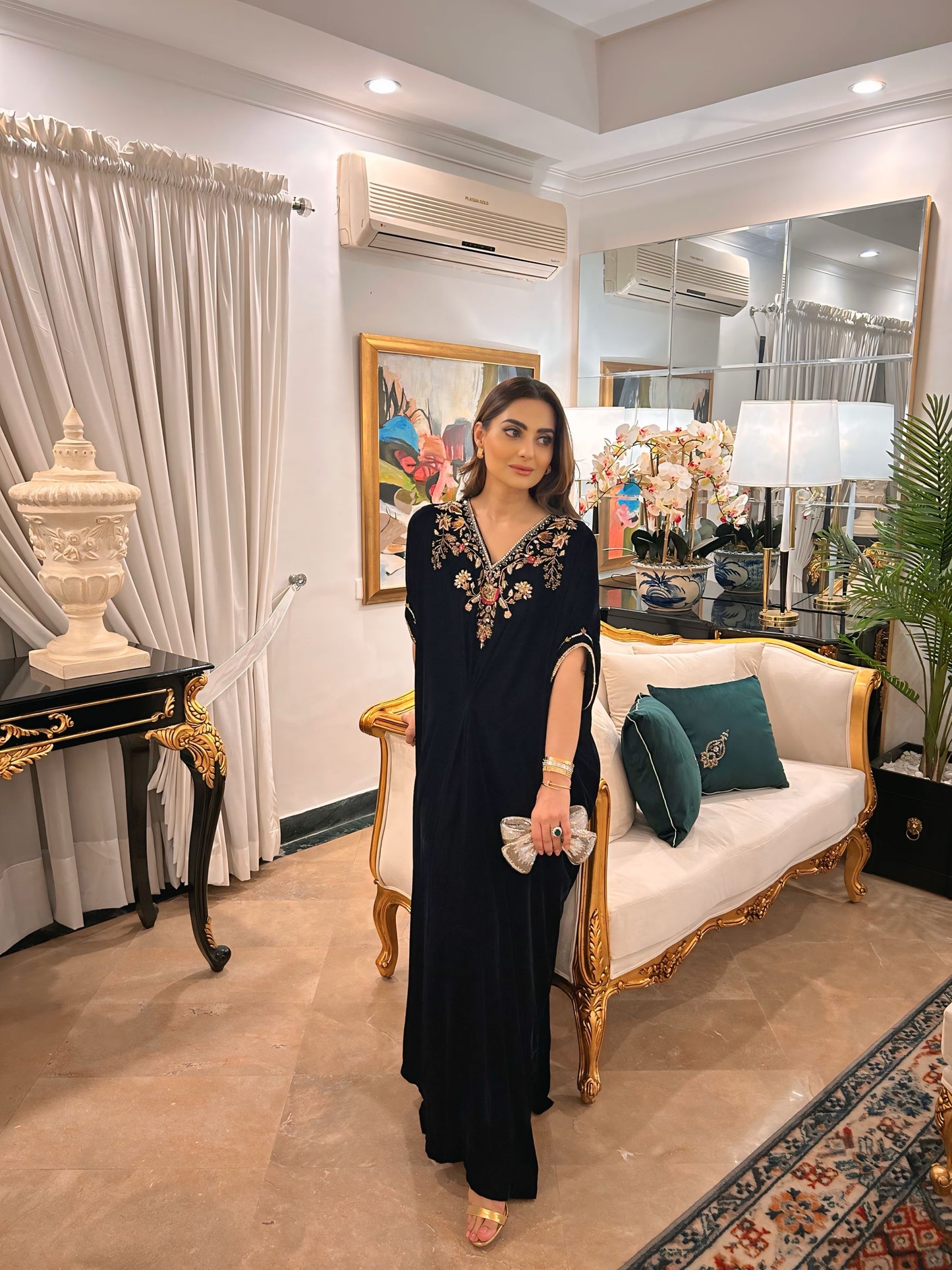 Maleeha velvet kaftan