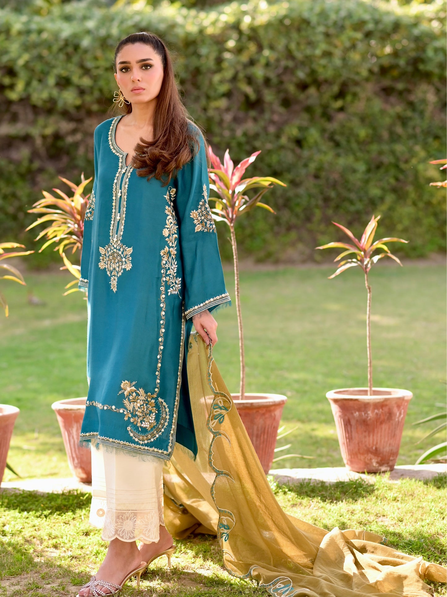 Mira kurta