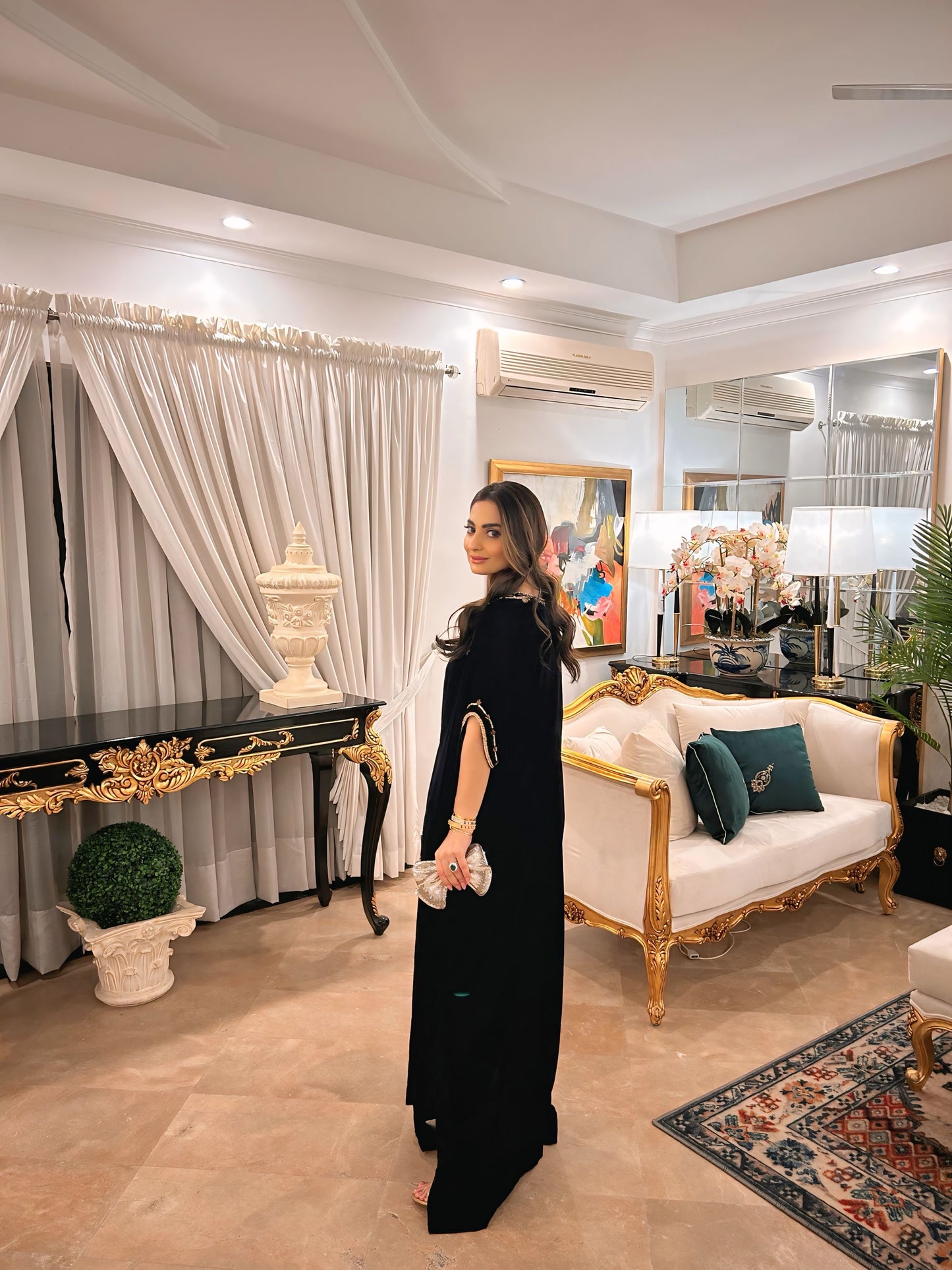 Maleeha velvet kaftan