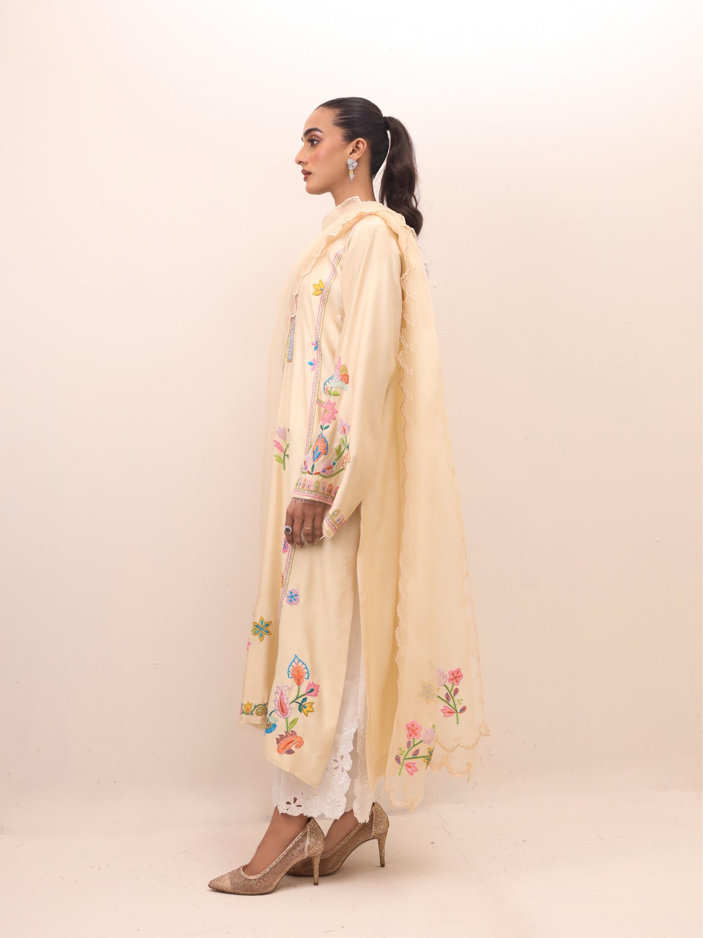 Raya kurta