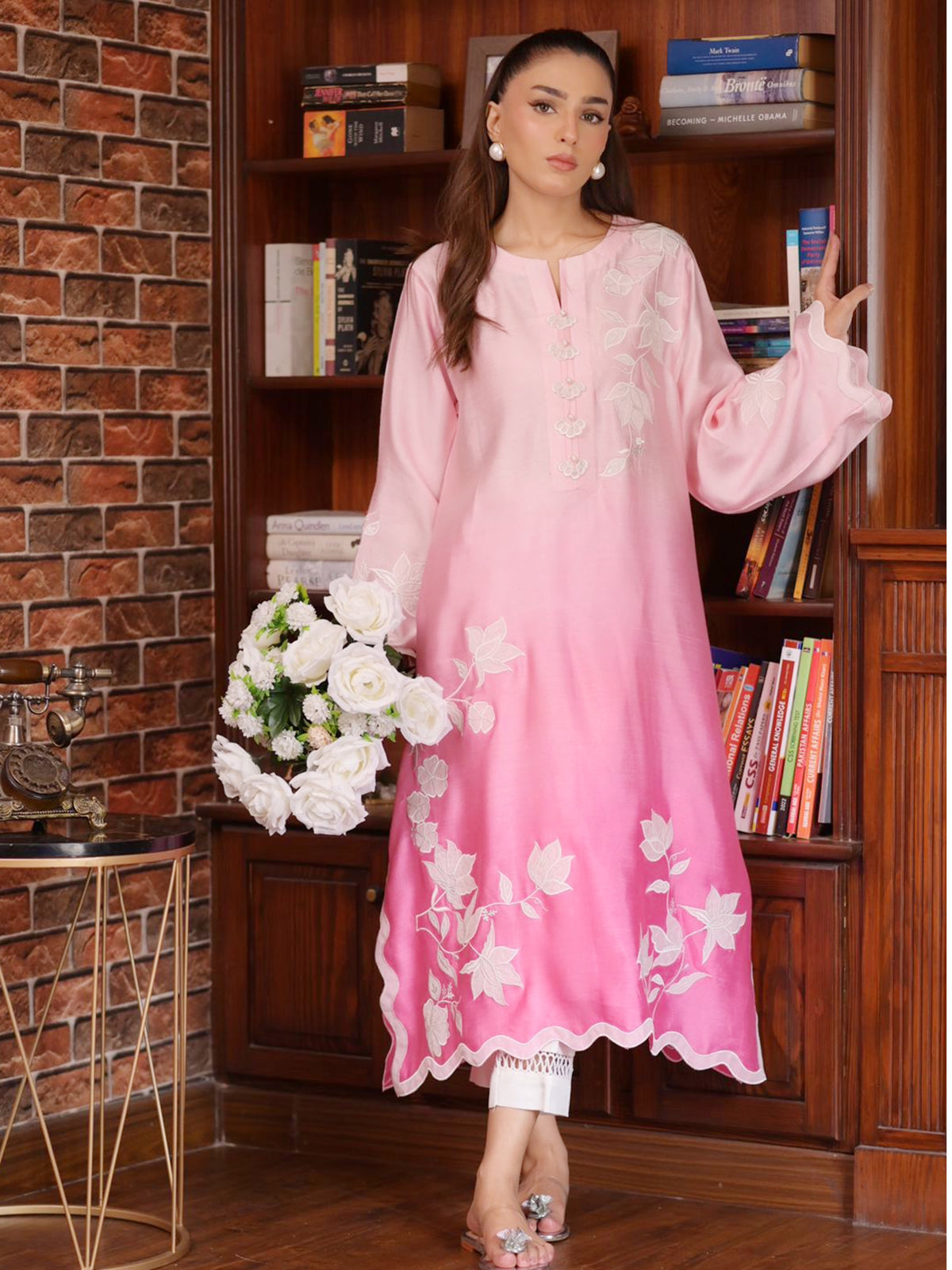 Noorah Kurta