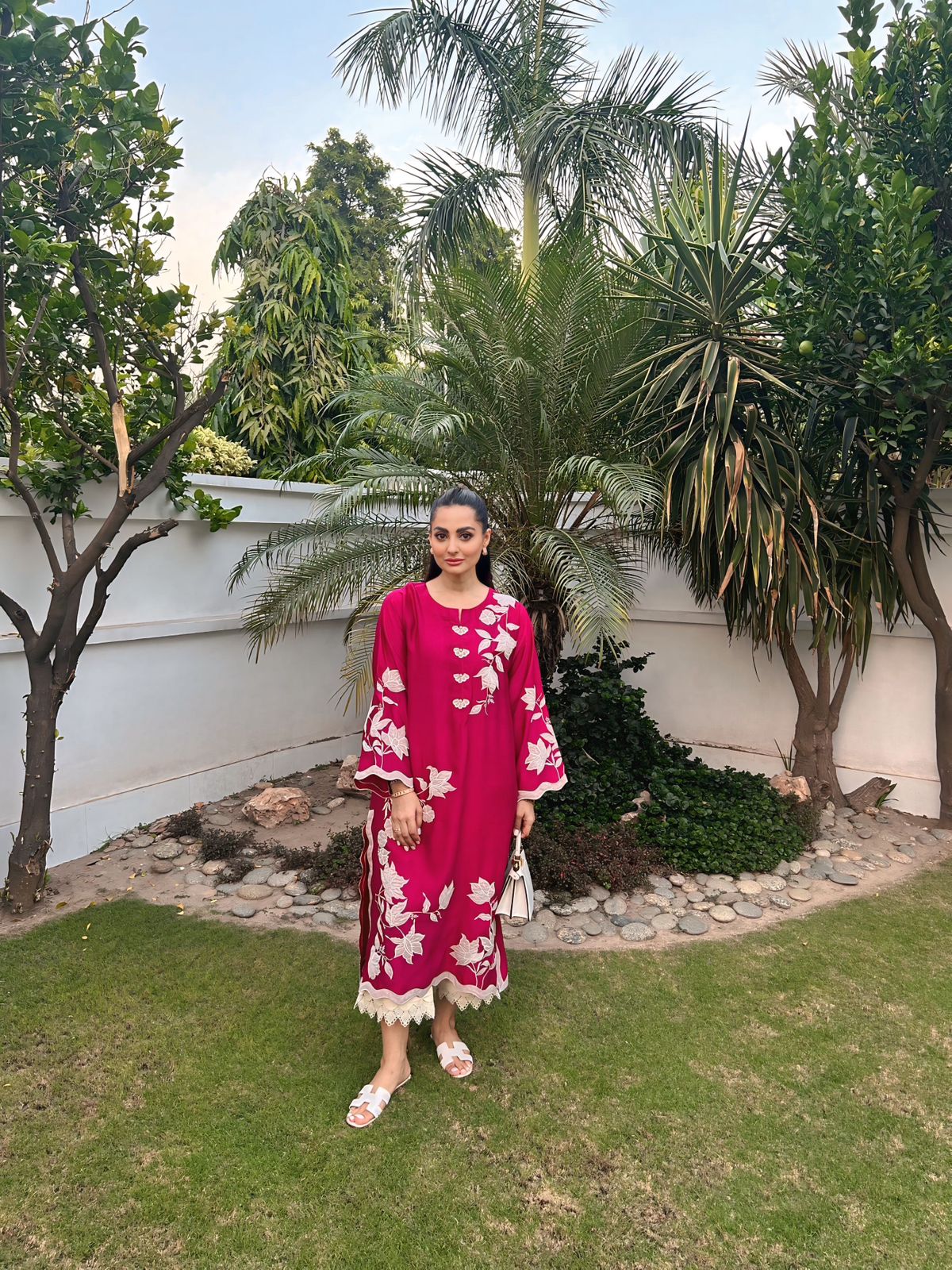 Noorah Majenta kurta