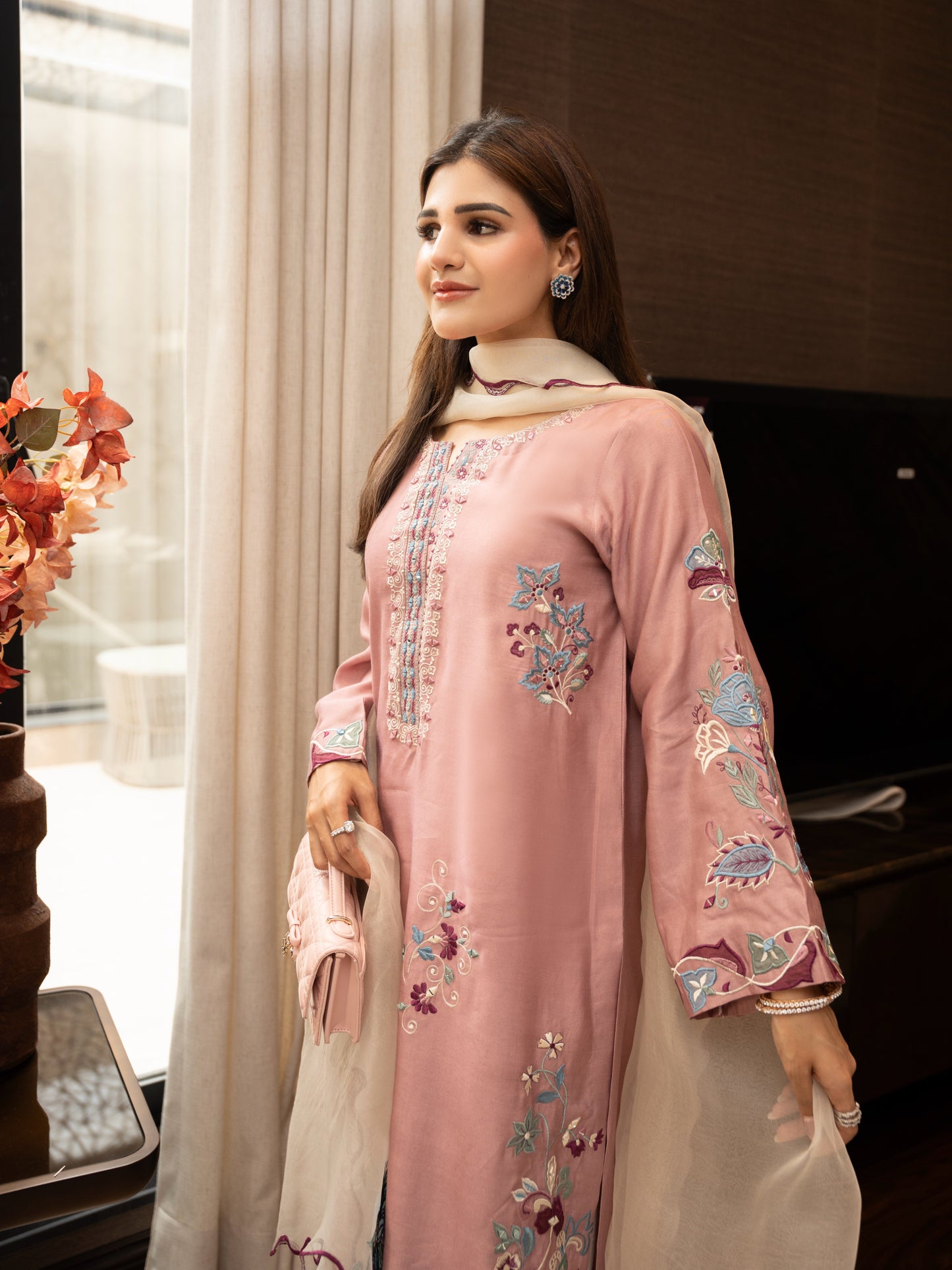 Rosy glam Dupata