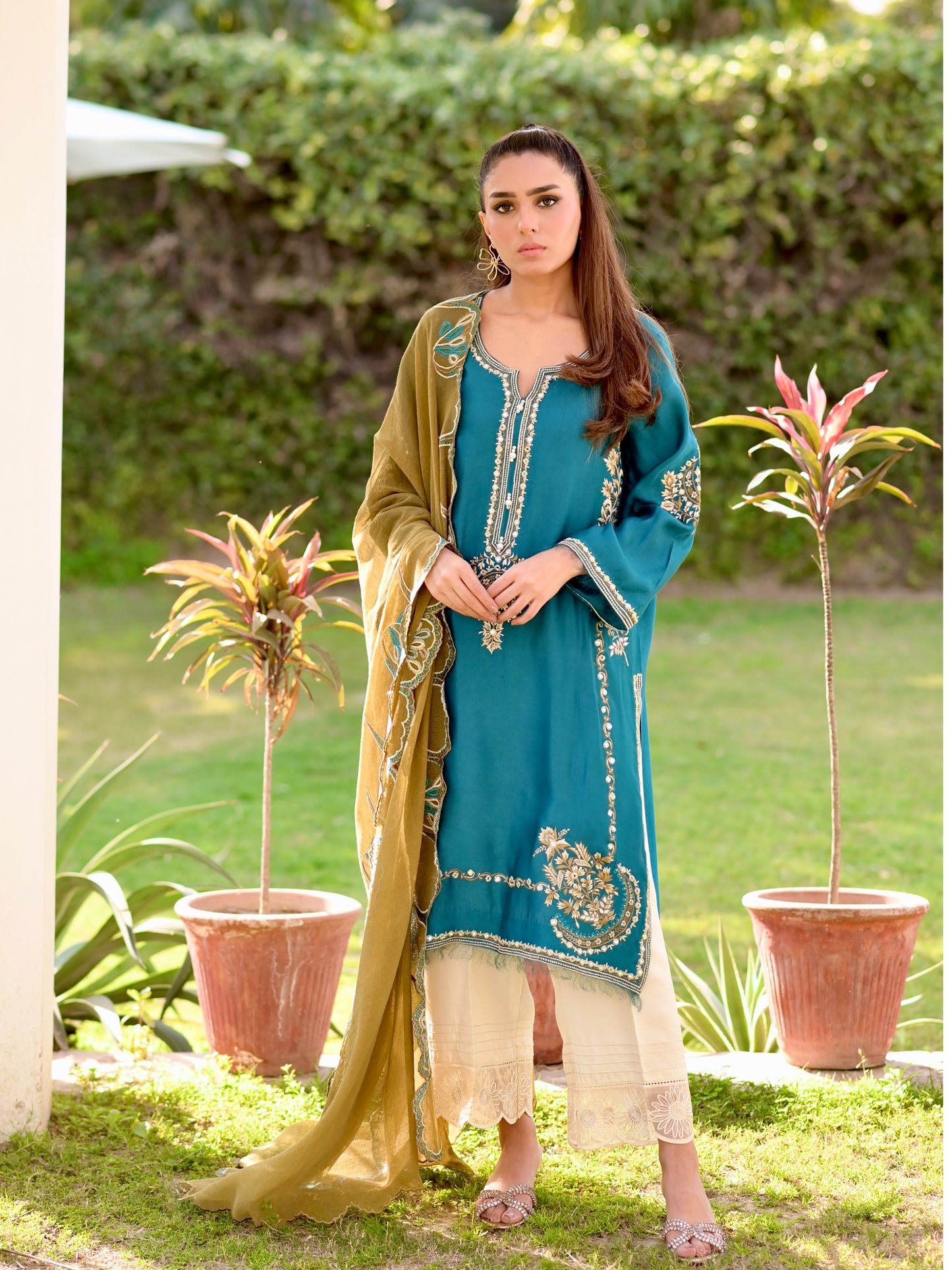 Mira kurta