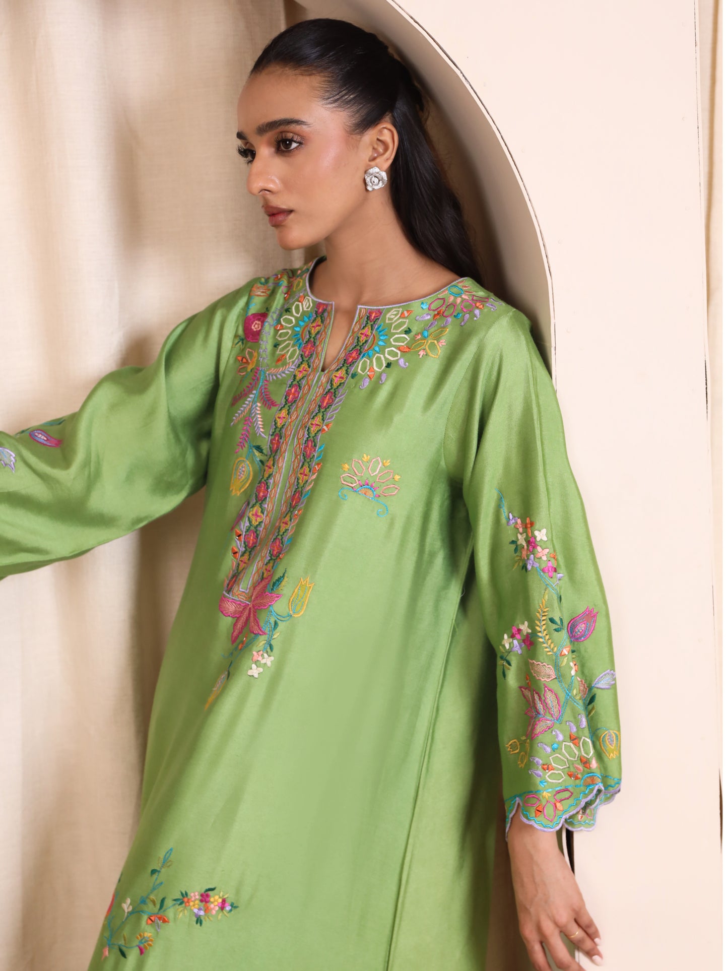 Nimr Green kaftan