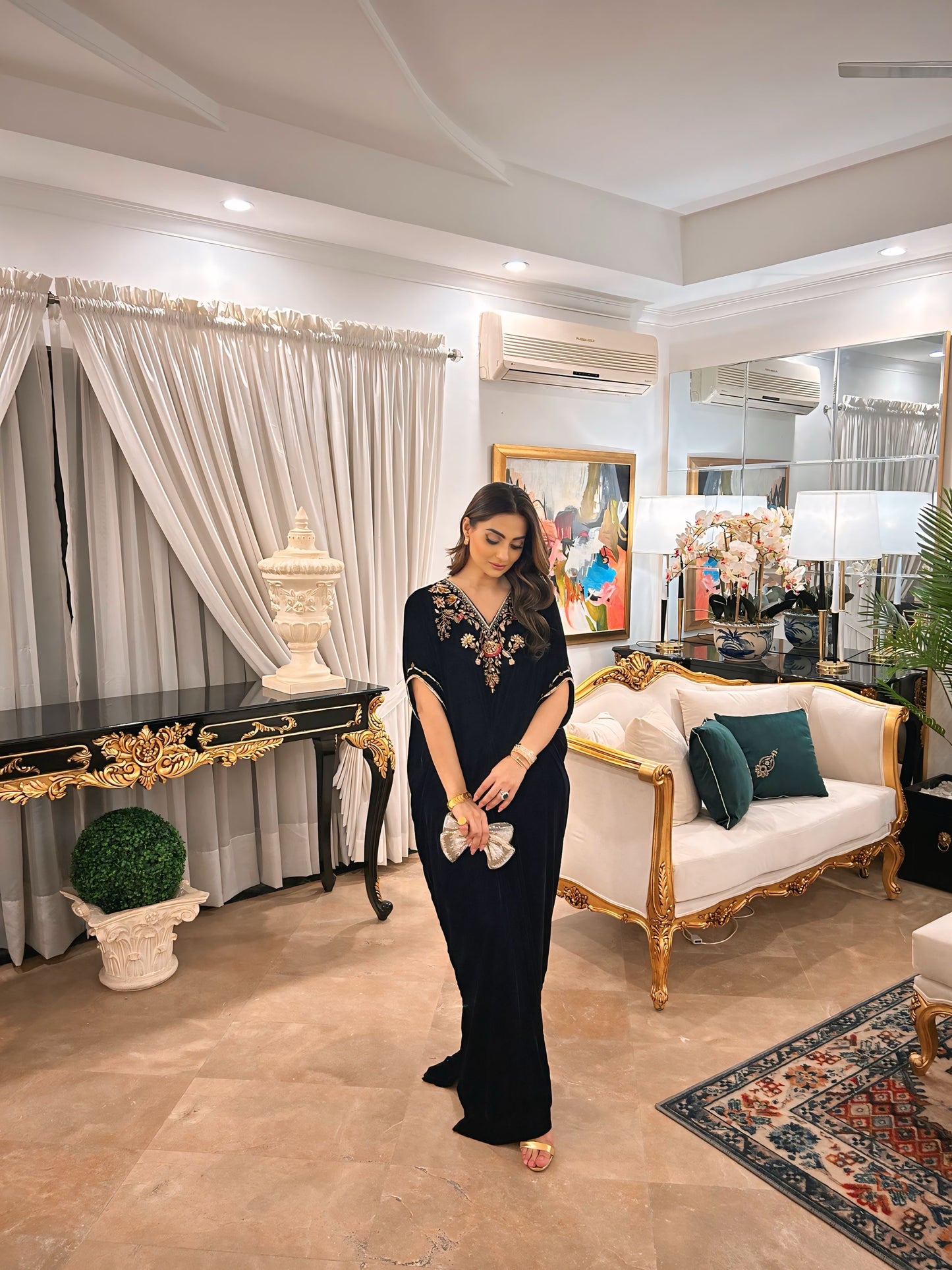 Maleeha velvet kaftan