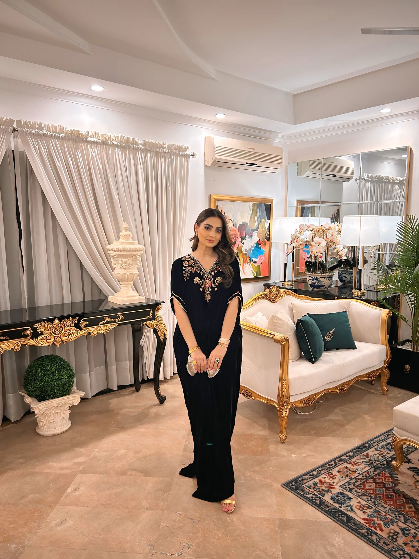 Maleeha velvet kaftan