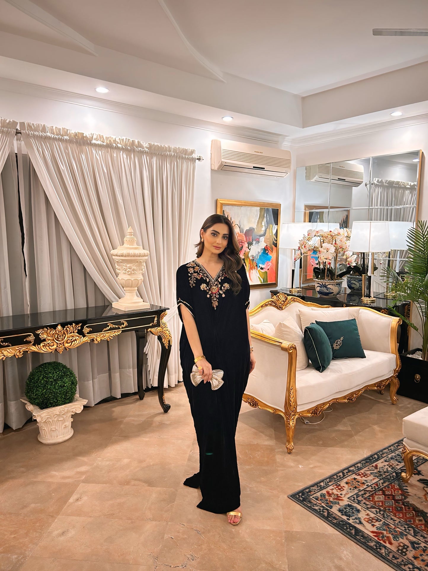 Maleeha velvet kaftan