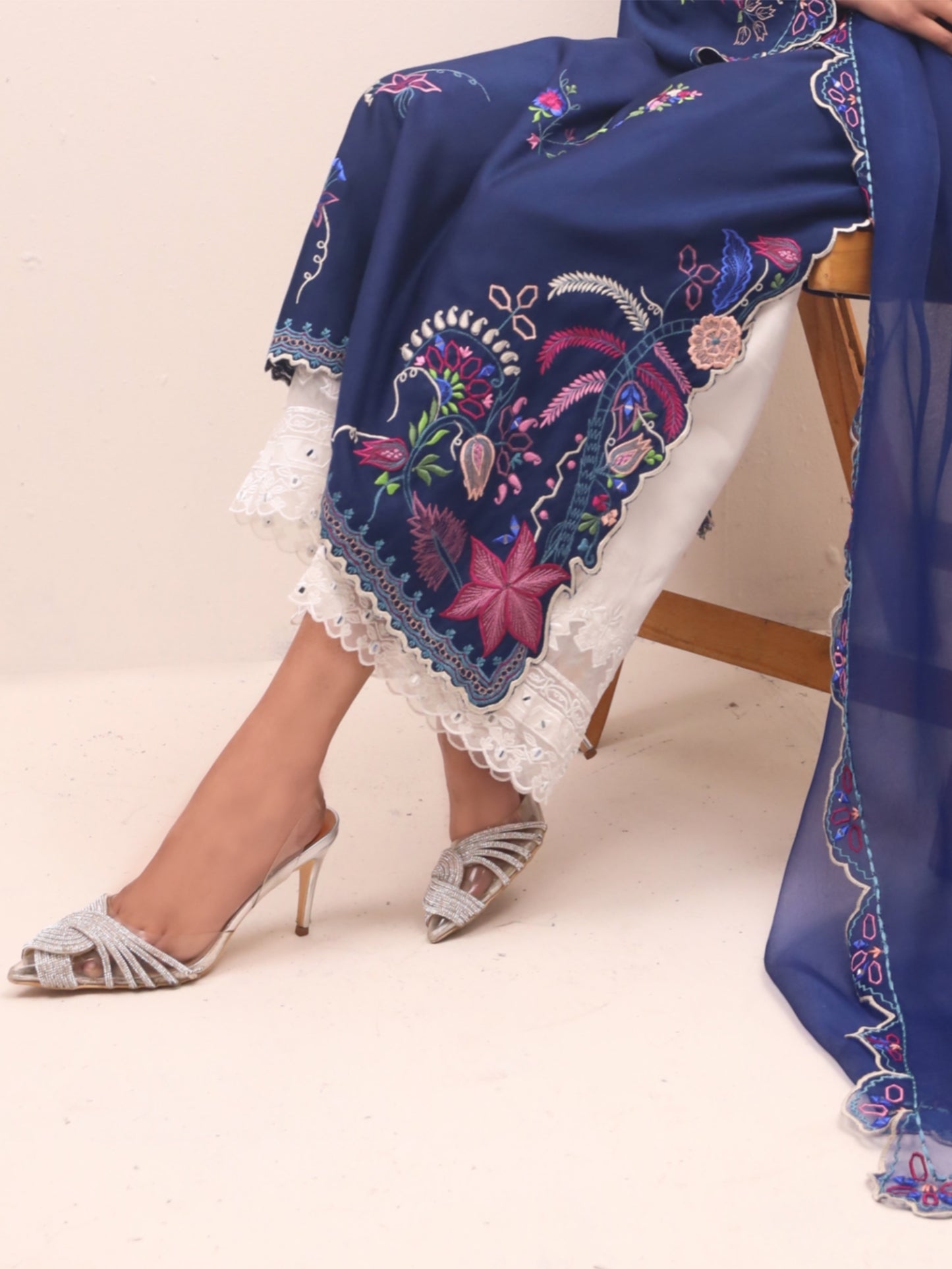 Haya Izaar