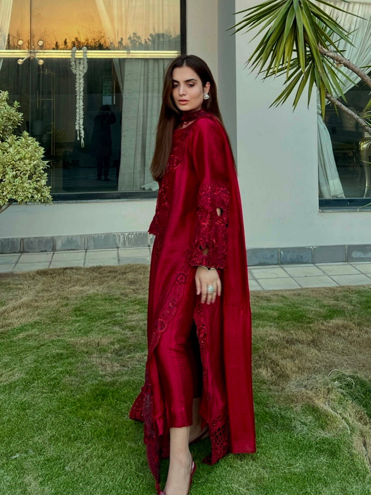 Anusha set