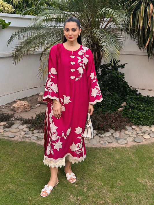 Noorah Majenta Kurta