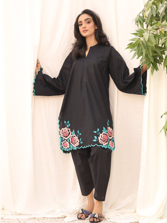 Black floral set